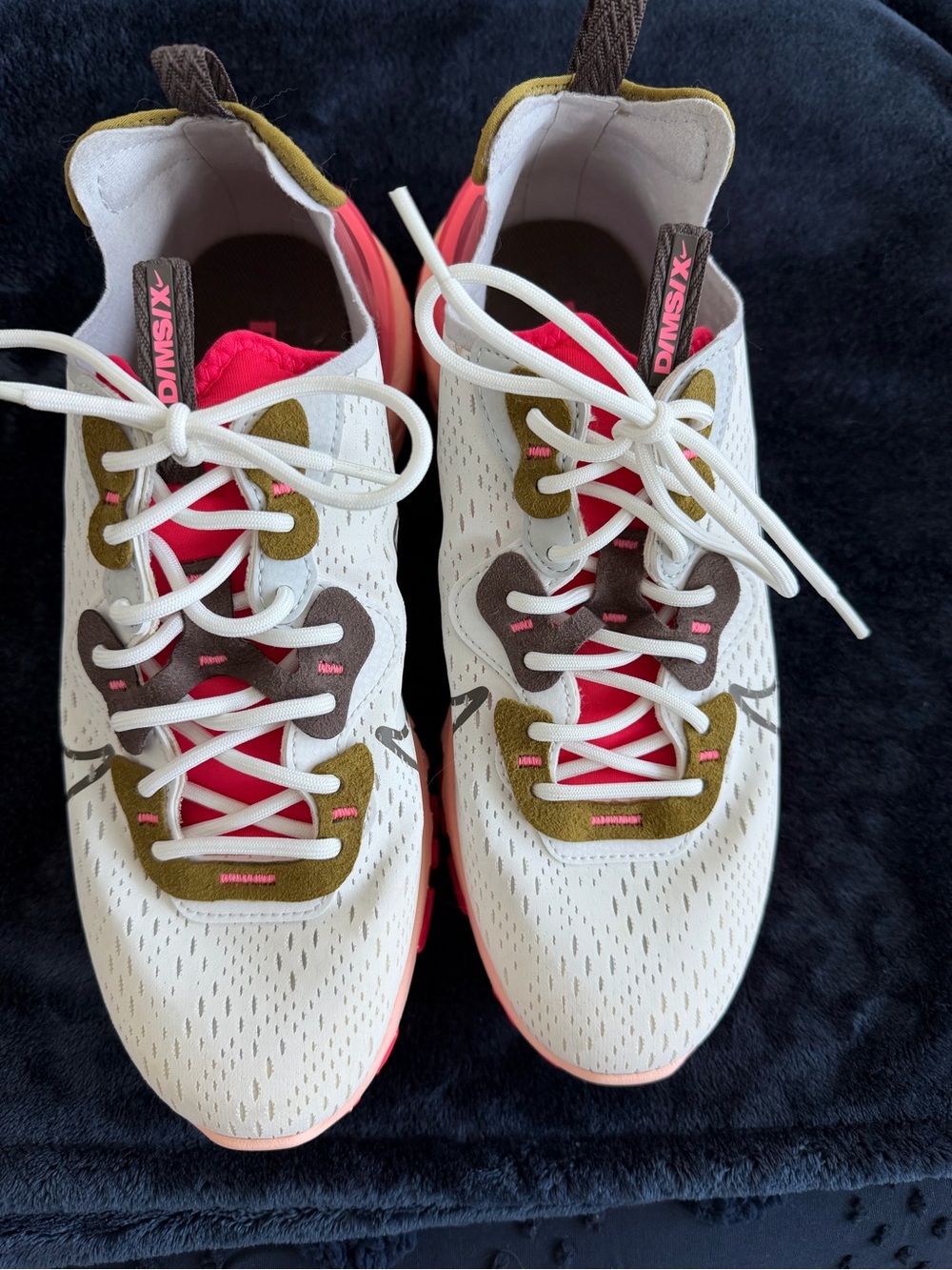 Women’s Nike D/MS/X Shoe Size 9, Coral & Olive - Picture 2 of 4